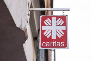 Caritas Polska po raz 11. pakuje "tornistry pełne uśmiechów"