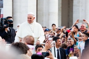 Życie moralne jest dla człowieka edukacją – wywiad z papieżem Franciszkiem